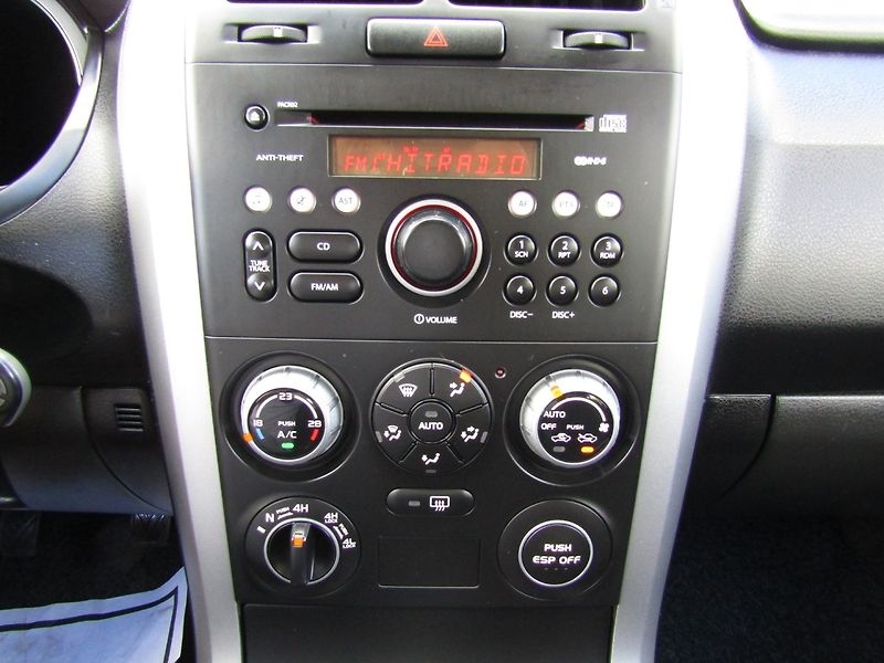 Suzuki Grand Vitara (2006) 1.9 DDiS 95kW  BEZ KOROZE - fotka 33 z 40