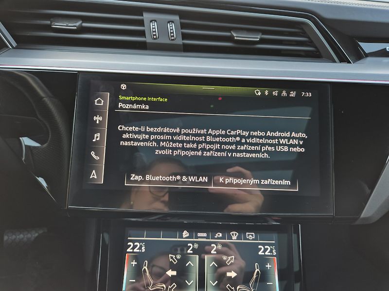 Audi e-tron 55 QUATTRO 300kw SOH 95 % - fotka 34 z 49