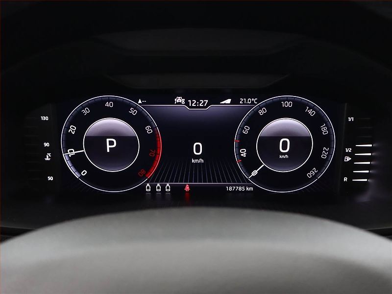 Škoda Karoq (2019) Style 1.5 TSI, Automat, Navi - fotka 9 z 24