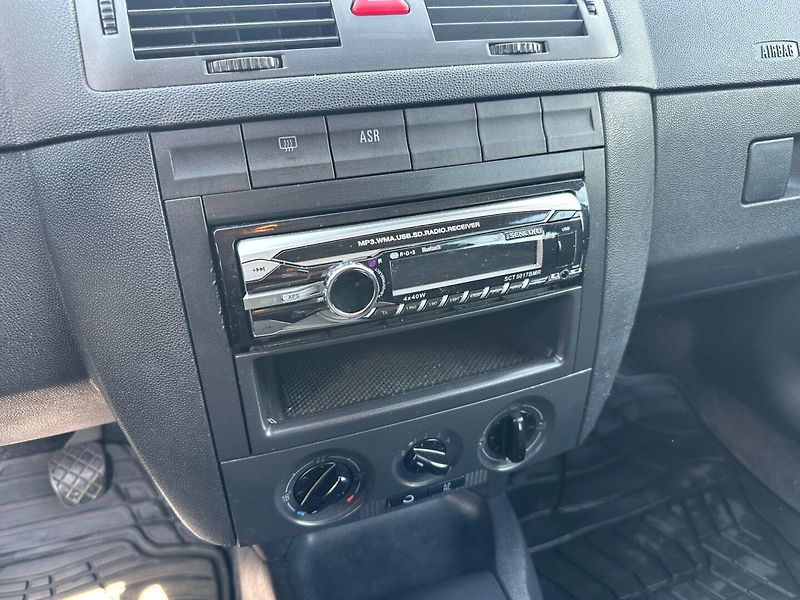 Škoda Fabia (2004) 1.4i 55Kw - fotka 15 z 18