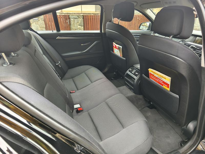 BMW Řada 5 (2013)  520 D -CZ SERVISKA - fotka 11 z 20