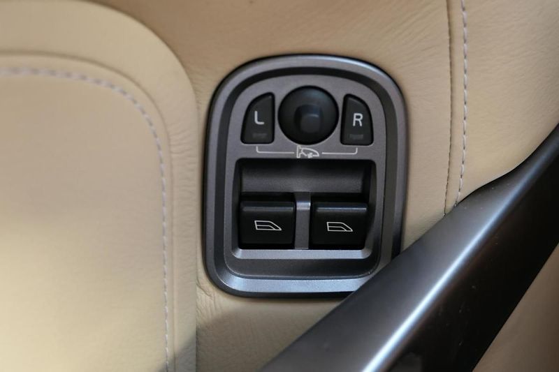 Aston Martin DB9 6,0i top stav - fotka 22 z 24