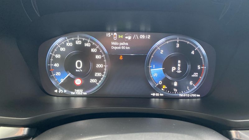 Volvo V60 Cross Country Pro, B4 AWD, 145 - fotka 14 z 28