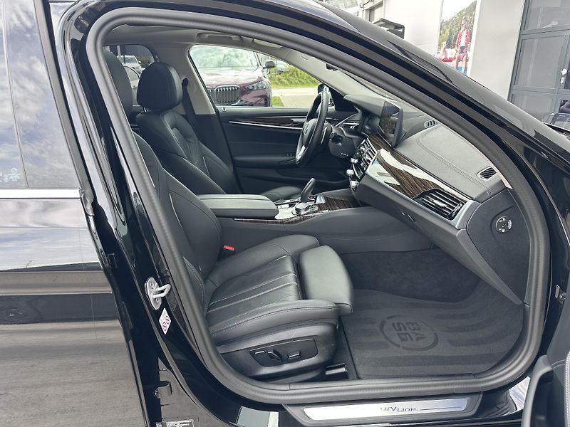 BMW Řada 5 530e xDrive Model Luxury - fotka 9 z 23