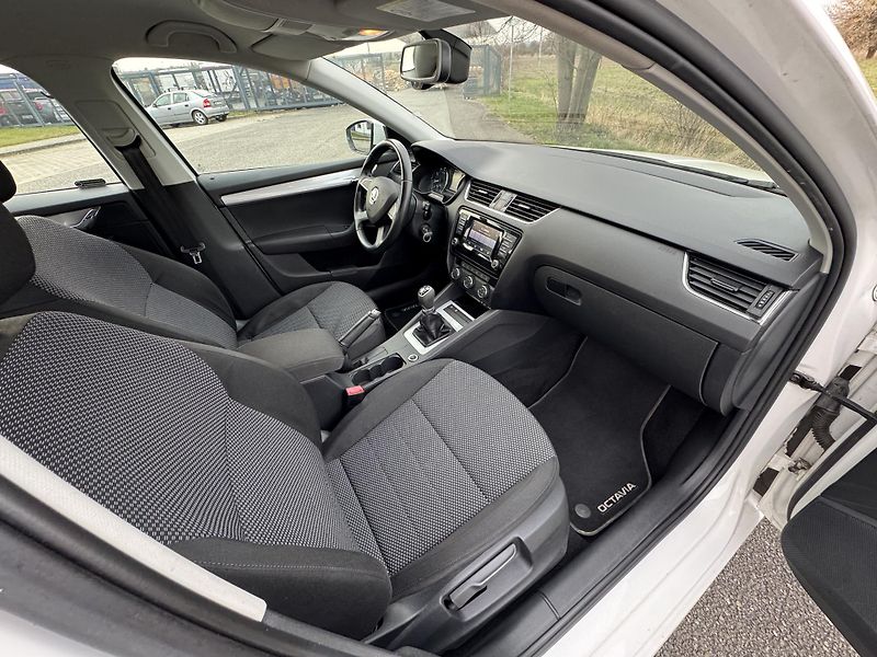 Škoda Octavia (2013) Ambition 1.2TSI 77kW, ČR - fotka 13 z 15