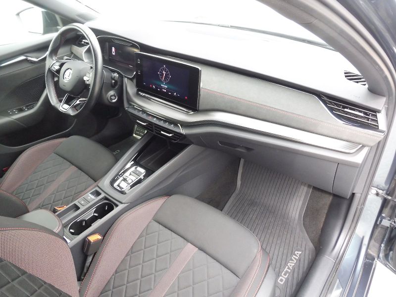Škoda Octavia (2021) 2,0 TSI 180kW DSG - fotka 8 z 29