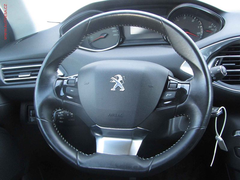 Peugeot 308 (2014) 1.6 HDi, ČR, AC, tempo, park - fotka 11 z 18