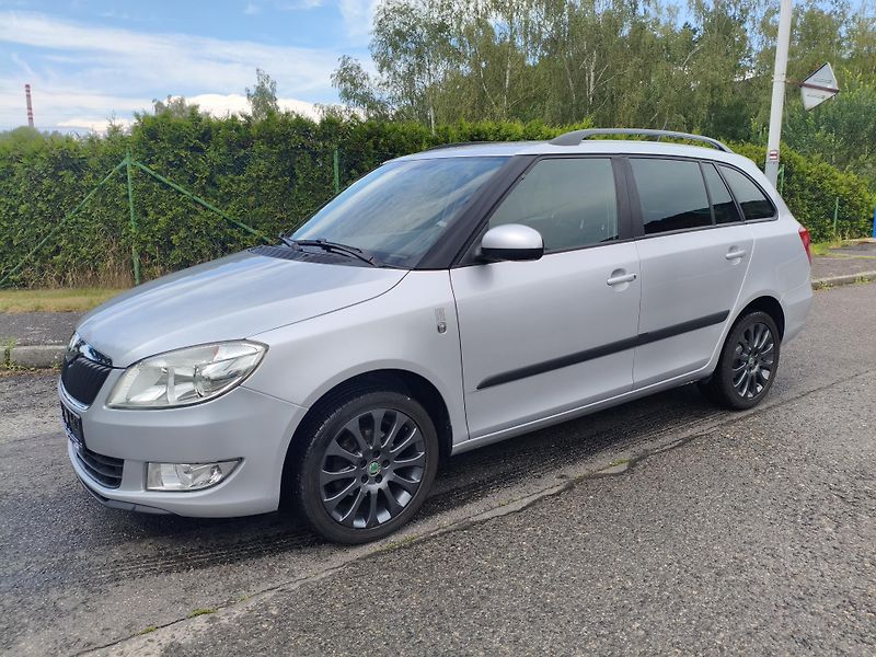 Škoda Fabia (2013) 1,2 TSI Style combi - fotka 1 z 32