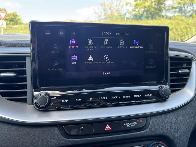 Kia Ceed 1,5 TGDi AT TOP ZÁRUKA ADAPTIV - fotka 22 z 40