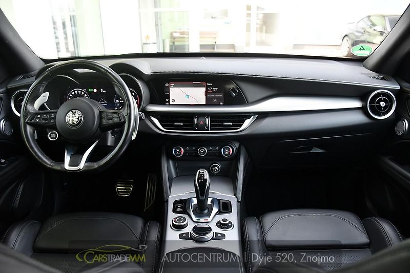 Alfa Romeo Stelvio 2.2D VELOCE Q4 H&K PANOR TAŽNÉ - fotka 21 z 53