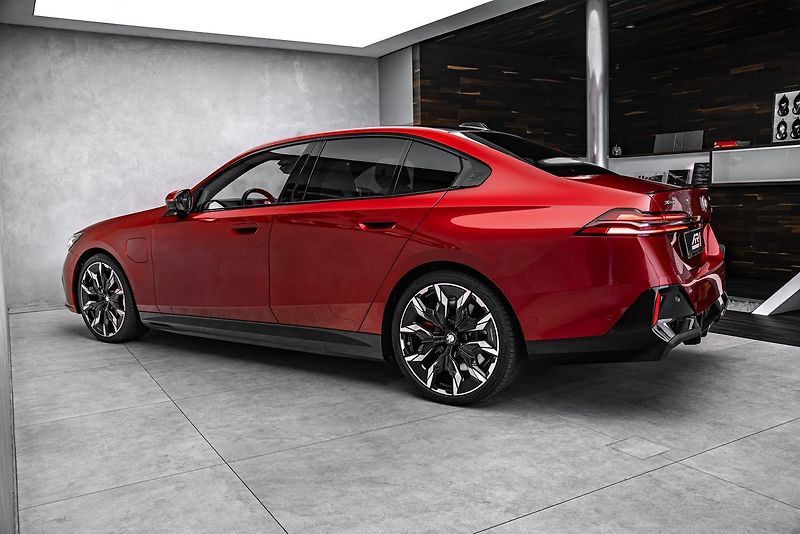 BMW Řada 5 550 e xDrive - fotka 7 z 25