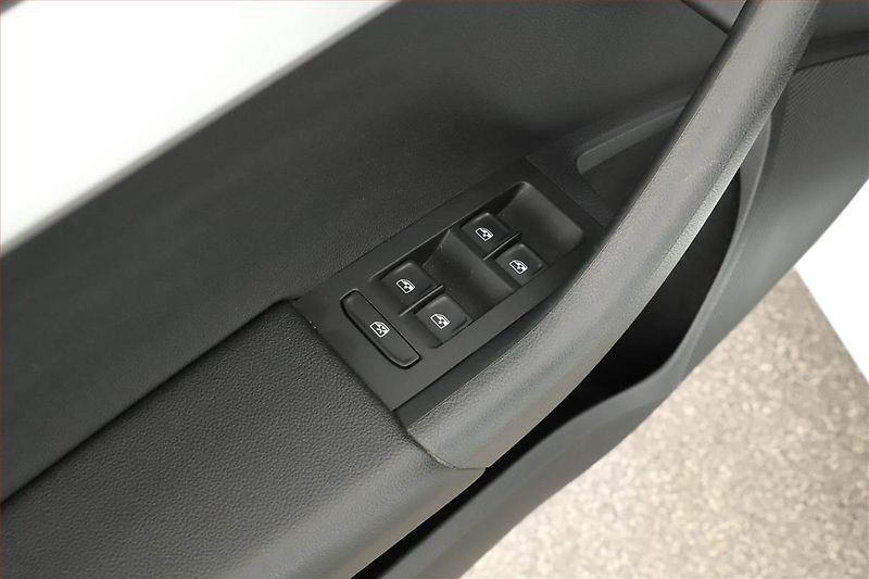 Škoda Octavia (2019) Ambition 1.5 TSI, ČR,1.maj - fotka 8 z 12