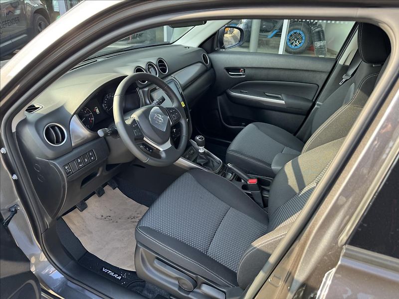 Suzuki Vitara (2026) 1,4 Premium hybrid - fotka 4 z 6