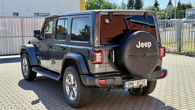 Jeep Wrangler 2.2CRDi*147kW*SAHARA*LIMITED* - fotka 2 z 17