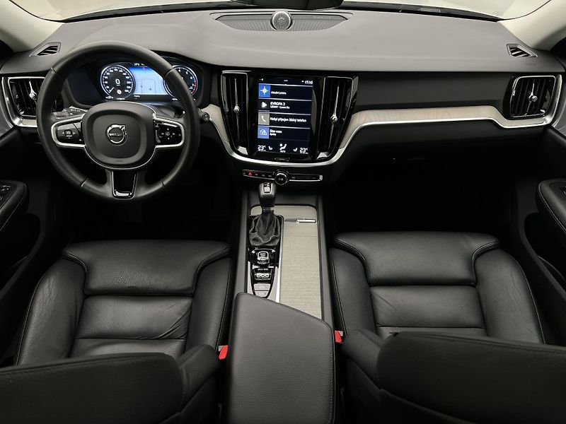 Volvo V60 T5 INSCRIPTION AUT - fotka 2 z 46
