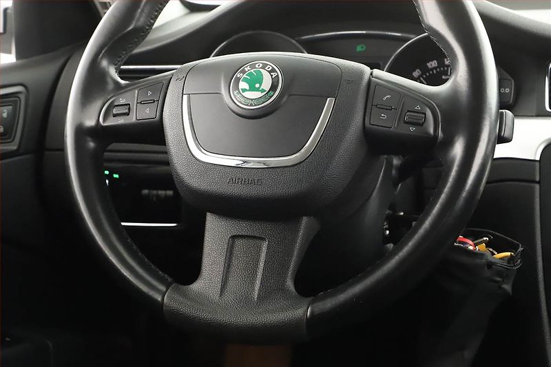 Škoda Superb (2011) Comfort 2.0 TDI, 4X4, Automat - fotka 14 z 18
