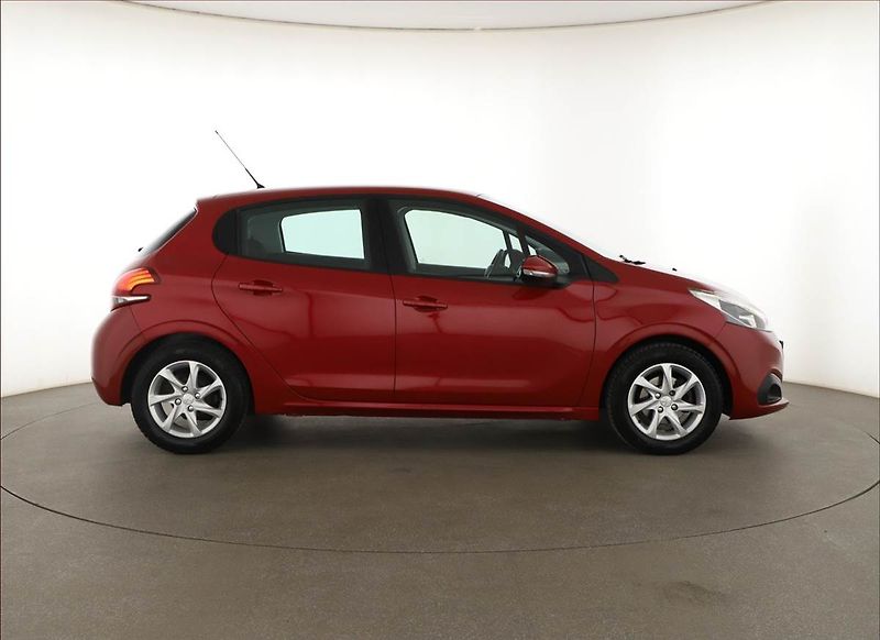 Peugeot 208 (2018) Active 1.2 PureTech, ČR,1.maj - fotka 6 z 14