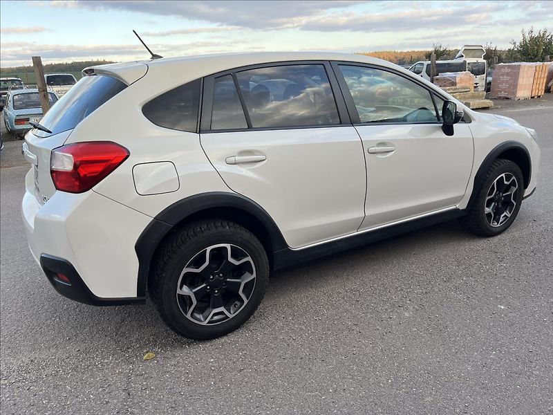 Subaru XV 2,0 D 4x4 108KW KAMERA SERVIS - fotka 5 z 44