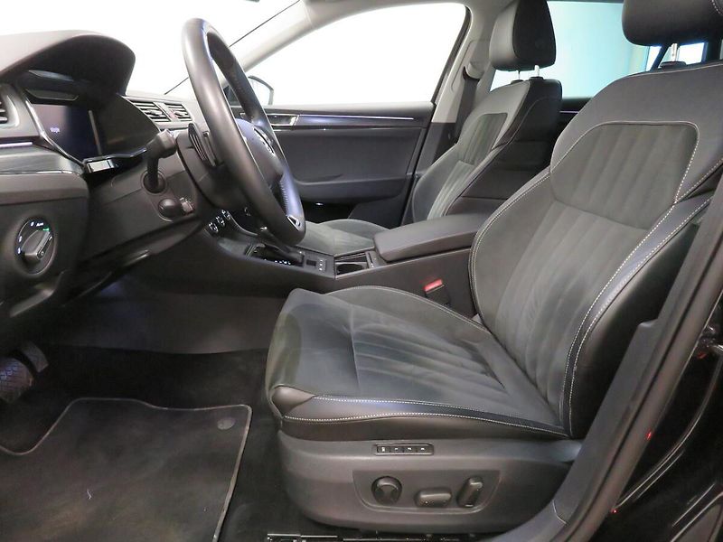 Škoda Superb - fotka 10 z 25