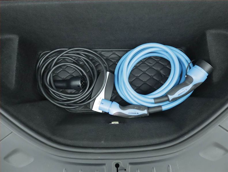 Tesla Model S (2019) 100D, SoH 88% - fotka 21 z 21