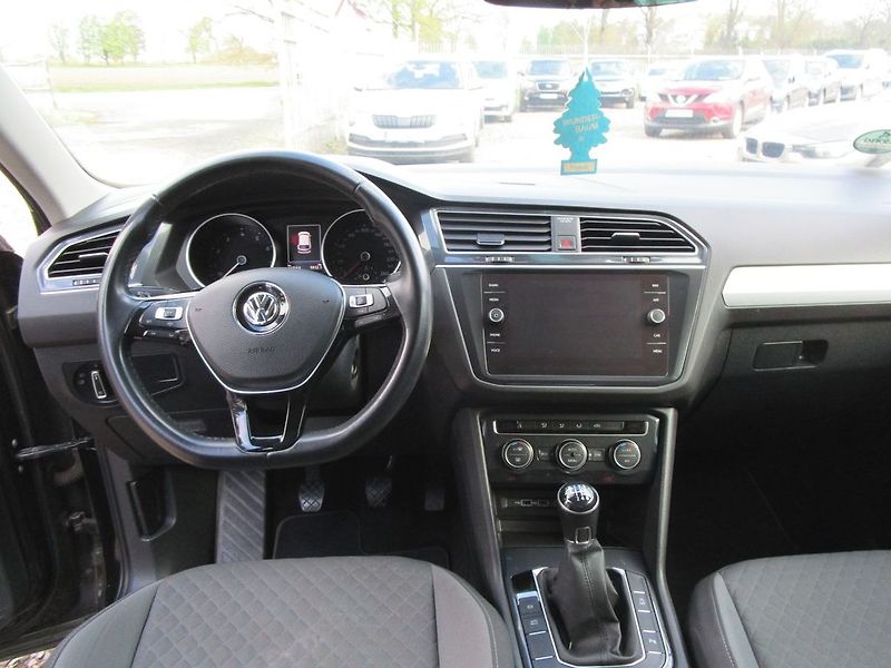 Volkswagen Tiguan 1,5TSI-96KW-NOVÁ STK+OLEJ - fotka 13 z 27