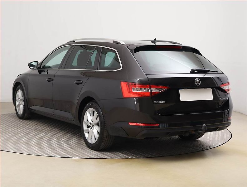 Škoda Superb (2018) Ambition 1.6 TDI, Bi-Xenony - fotka 4 z 20