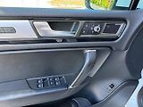 Volkswagen Touareg (2012) 3.0 TDi R-LINE 4motion - náhled 25