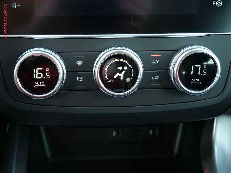Renault Kadjar (2019) 1.3 TCe, 2.maj,ČR, servis - fotka 14 z 19