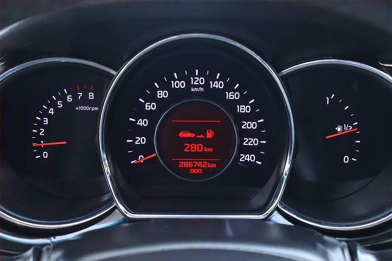 Kia Ceed (2017) Silver 1.6 GDI, Navi, Tempomat - fotka 11 z 23