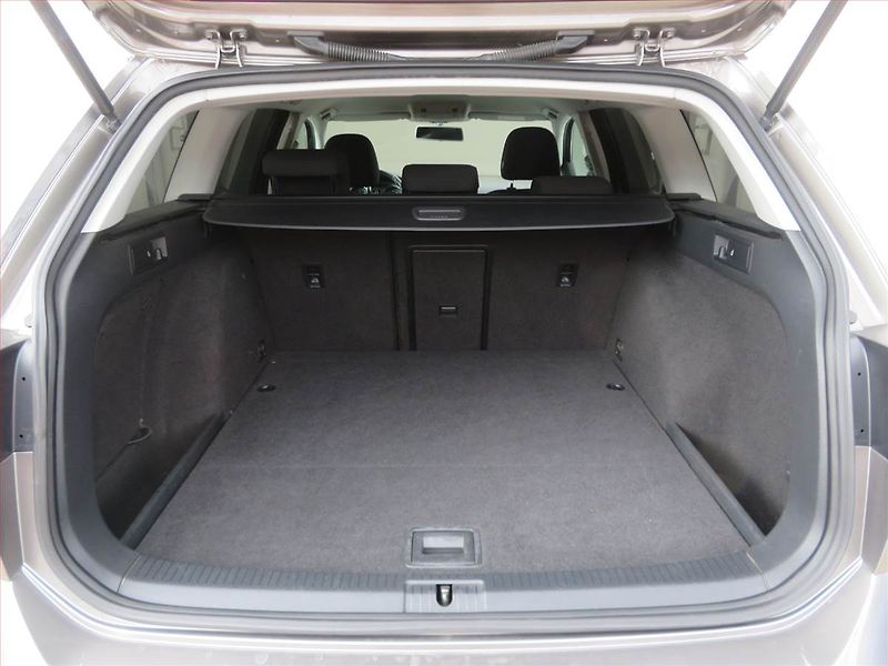 Volkswagen Golf (2016) 1.6 TDI, Automat, Serv.kniha - fotka 14 z 17