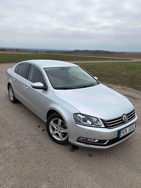 Volkswagen Passat (2012) 2.0 /103kW - fotka 5 z 15