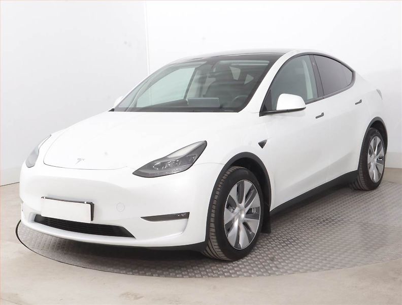 Tesla Model Y (2023) Long Range AWD 79kWh, SoH 90% - fotka 2 z 21