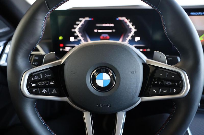 BMW Řada 4 M440i xDrive Gran Coupé - fotka 28 z 29