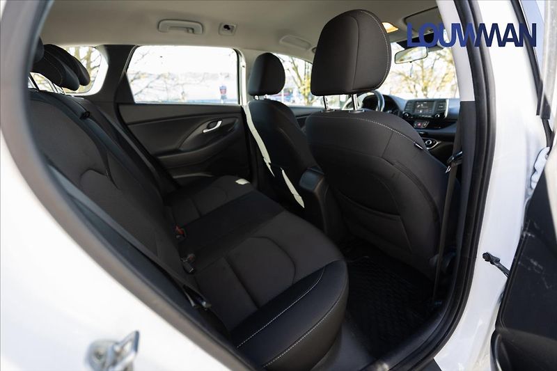 Hyundai i30 1,4 T-GDI Trikolor - fotka 15 z 21