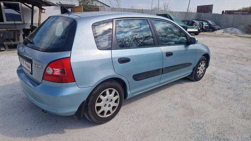 Honda Civic 1,4 16 V - fotka 2 z 11