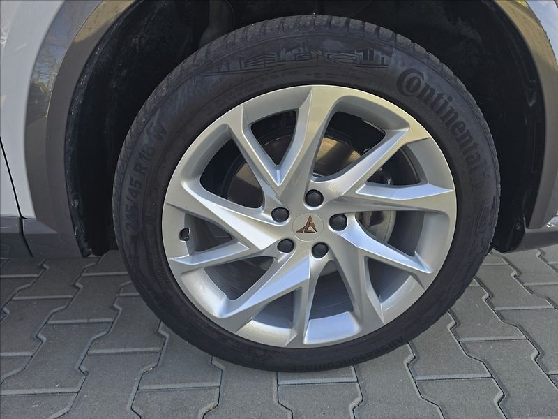 Cupra Formentor 1,4 eTSi 150KW eHYBRID DSG - fotka 42 z 48
