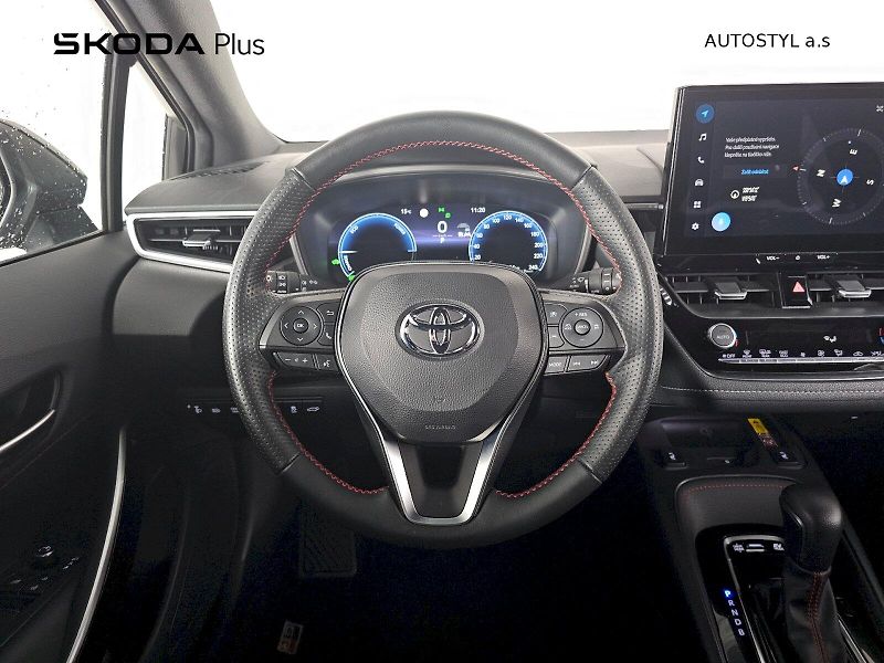 Toyota Corolla (2025) TS 1.8HEV 140k GR SPORT - fotka 5 z 27