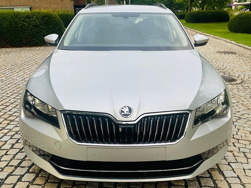 Škoda Superb 1.4TSI 4x4 MANUÁL VÝHŘEV TAŽNÉ - fotka 5 z 45