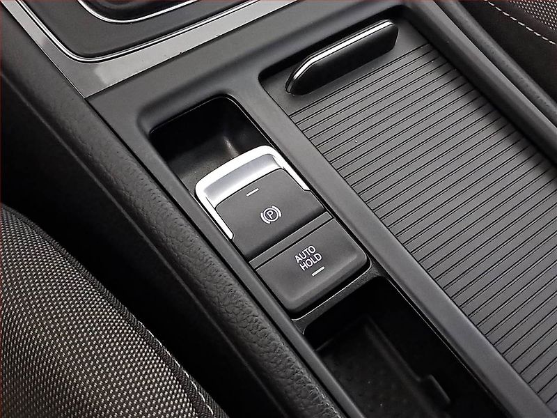 Volkswagen Golf (2017) Comfortline 1.0 TSI, Tempomat - fotka 16 z 17