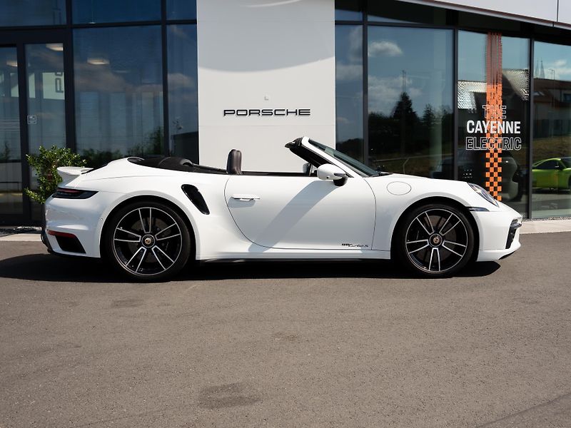 Porsche 911 Turbo S Cabriolet - fotka 6 z 29