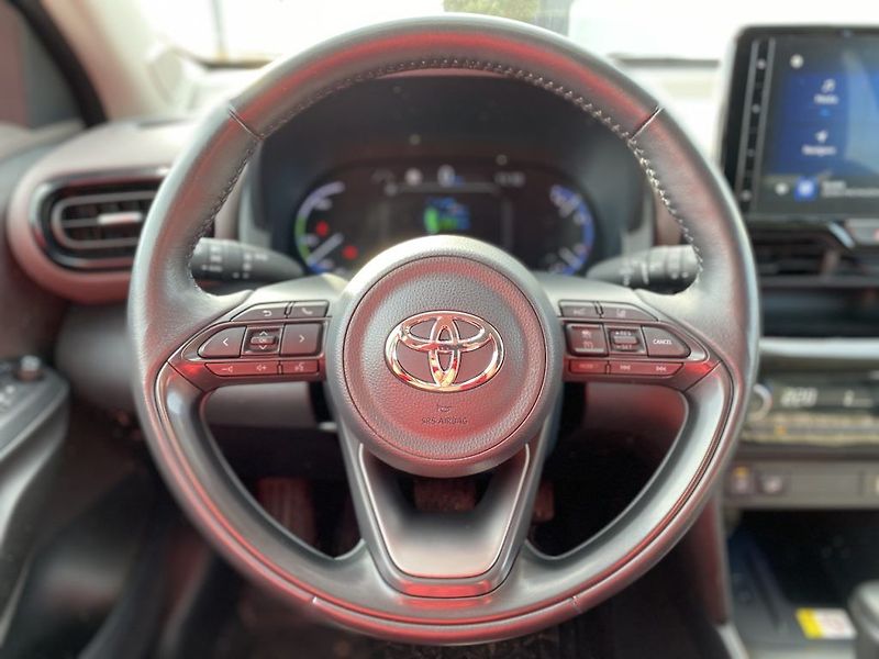 Toyota Yaris Cross 1.5HSD, ČR-1m, Executive, 4x4 - fotka 15 z 34
