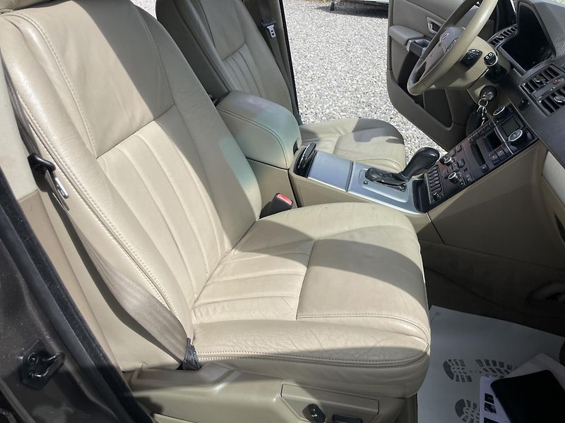 Volvo XC90 2.5TDi D5 200PS AWD R-DESIGN!! - fotka 151 z 180