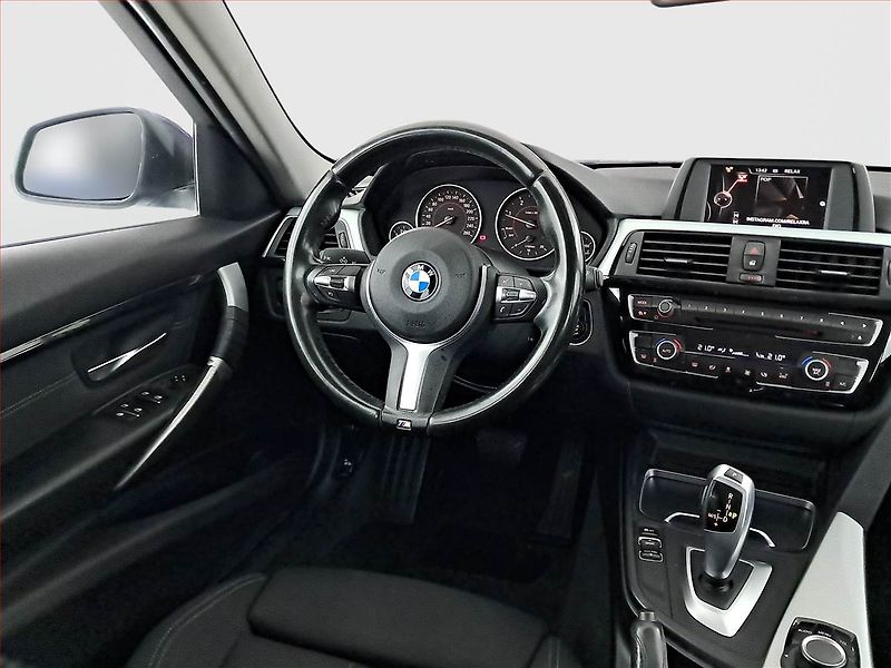 BMW Řada 3 (2016) 320 d, Automat, Tempomat - fotka 7 z 24