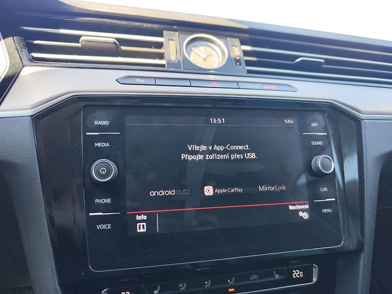 Volkswagen Passat 2.0 TDi/110kW Highline DSG ČR - fotka 21 z 37
