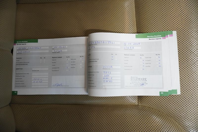 Mercedes-Benz GL (2006) 5,5I V8 4MATIC AUTOMAT 7 MÍST - fotka 33 z 36