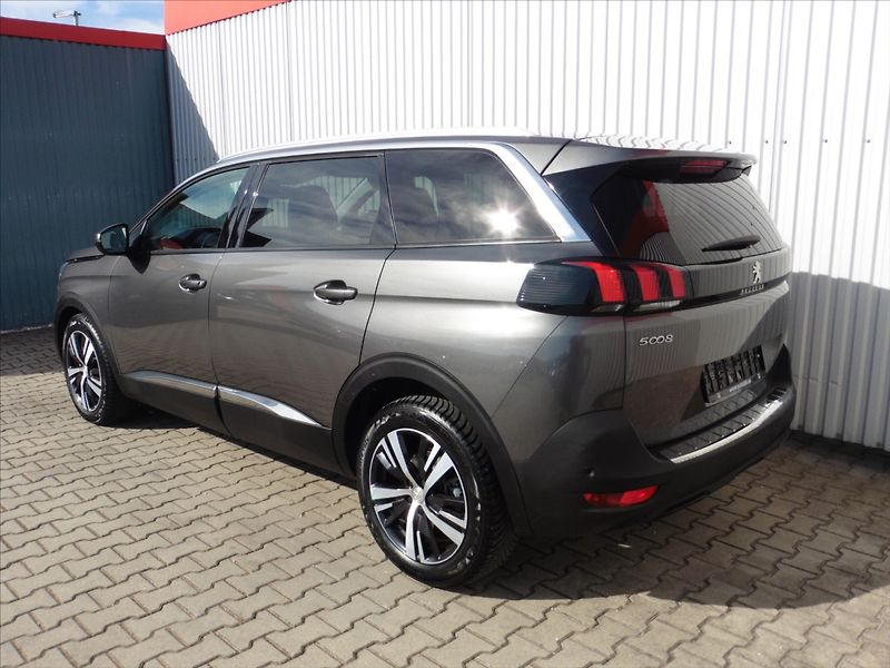 Peugeot 5008 2.0 HDi Allure 7.míst - fotka 3 z 17