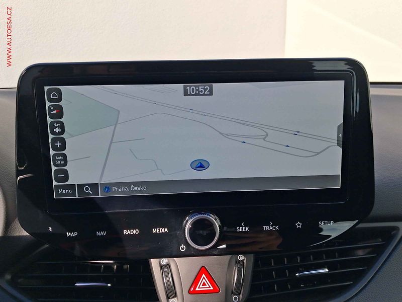 Hyundai i30 (2024) 1.5, ČR, Navi, kamera, LED - fotka 16 z 19