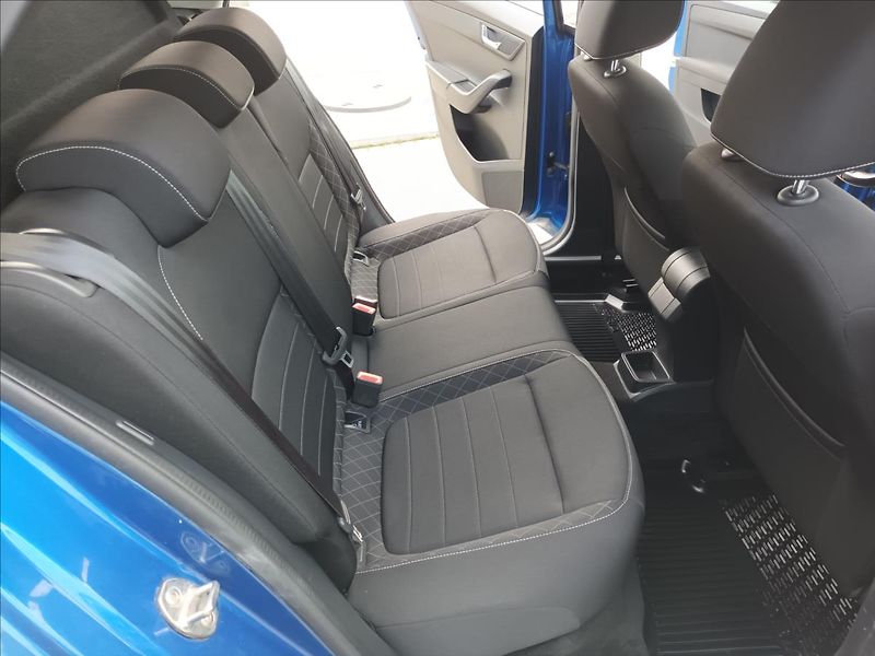 Škoda Fabia 1,2 TSI,66KW,TEMPOMAT,DIGIKLIM - fotka 19 z 35