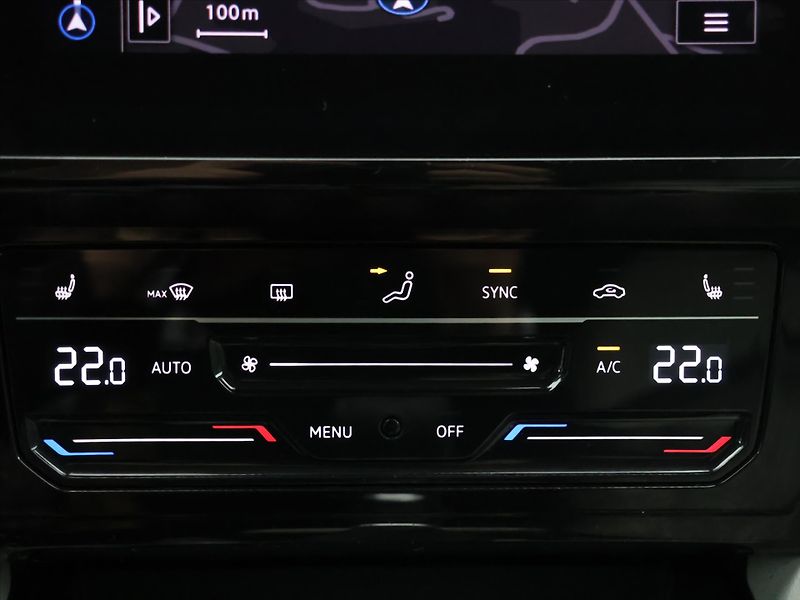 Volkswagen Passat 2,0 TDI CZ Elegance Kůže DPH - fotka 21 z 31