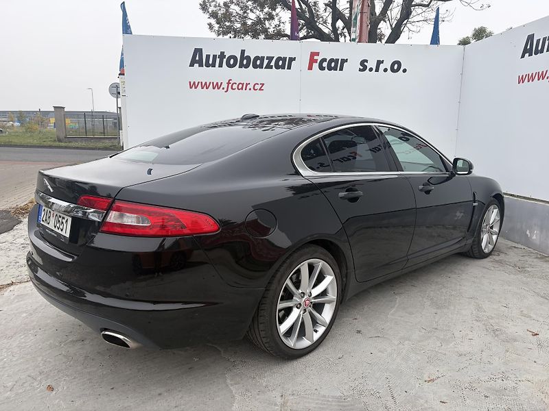 Jaguar XF (2010) 3.0 V6D - fotka 10 z 28